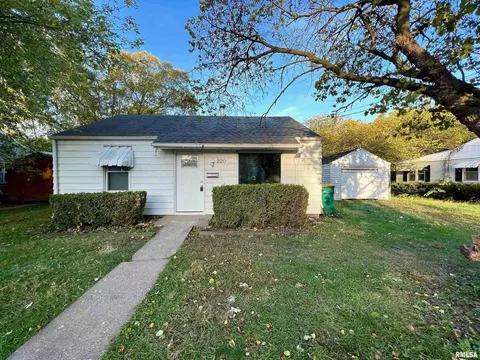 220 S White St, Macomb, IL 61455 photo 1
