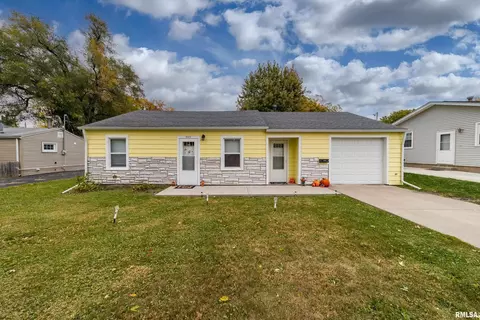 2410 48th St, Moline, IL 61265 photo 1