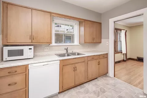 511 22nd Ave, Moline, IL 61265 photo 3