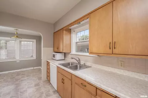 511 22nd Ave, Moline, IL 61265 photo 4