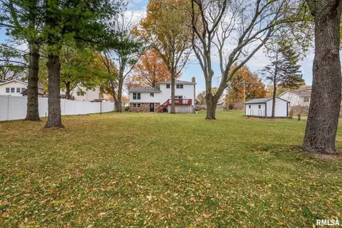 404 S 8th St, Eldridge, IA 52748 photo 31