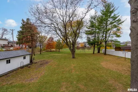 404 S 8th St, Eldridge, IA 52748 photo 32