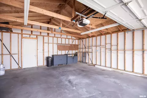 2412 32nd St, Moline, IL 61265 photo 35