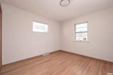 2412 32nd St, Moline, IL 61265 photo 20