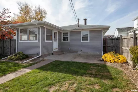 2412 32nd St, Moline, IL 61265 photo 4
