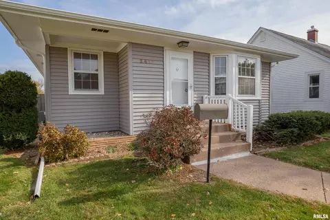 2412 32nd St, Moline, IL 61265 photo 2