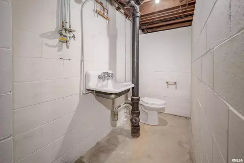 2412 32nd St, Moline, IL 61265 photo 30