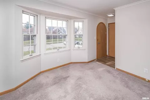 2412 32nd St, Moline, IL 61265 photo 7