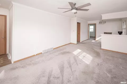 2412 32nd St, Moline, IL 61265 photo 8