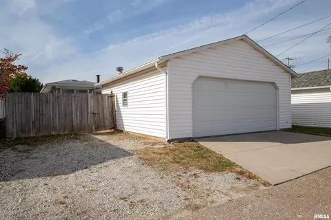 2412 32nd St, Moline, IL 61265 photo 34