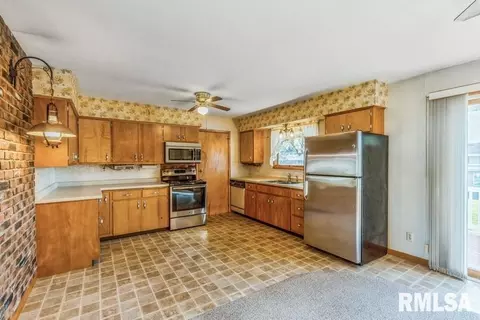 519 Christopher St, Morrison, IL 61270 photo 6