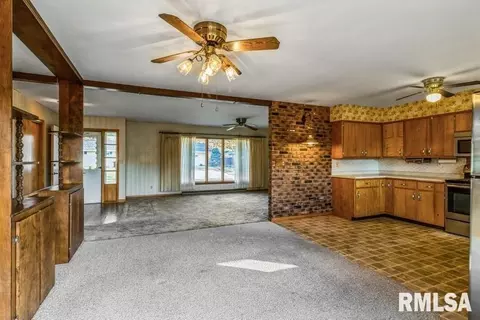 519 Christopher St, Morrison, IL 61270 photo 8