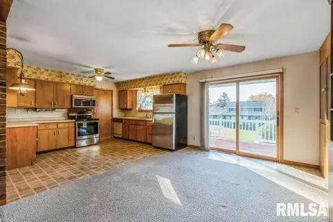 519 Christopher St, Morrison, IL 61270 photo 5