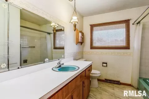 519 Christopher St, Morrison, IL 61270 photo 12