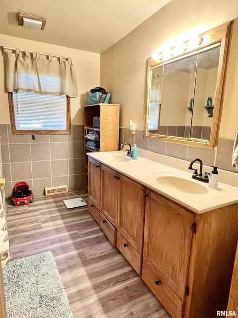 1117 Norlawn Dr, Viola, IL 61486 photo 18