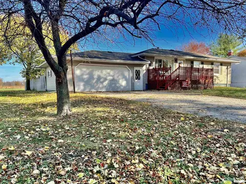 1117 Norlawn Dr, Viola, IL 61486 photo 2