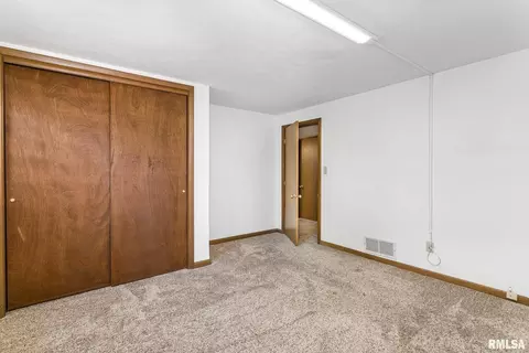 4620 47th St, Moline, IL 61265 photo 18