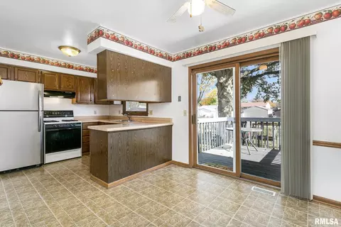4620 47th St, Moline, IL 61265 photo 11