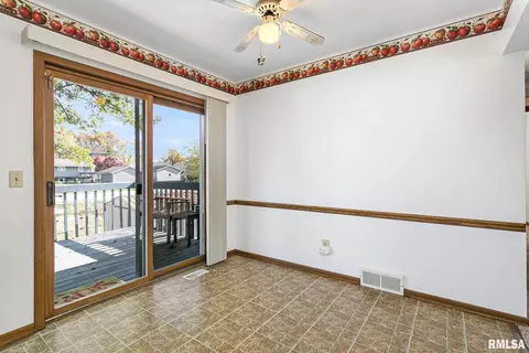 4620 47th St, Moline, IL 61265 photo 10