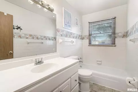 4620 47th St, Moline, IL 61265 photo 12