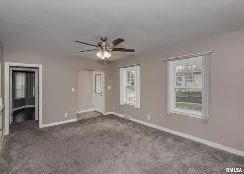 262 8th St, Silvis, IL 61282 photo 3