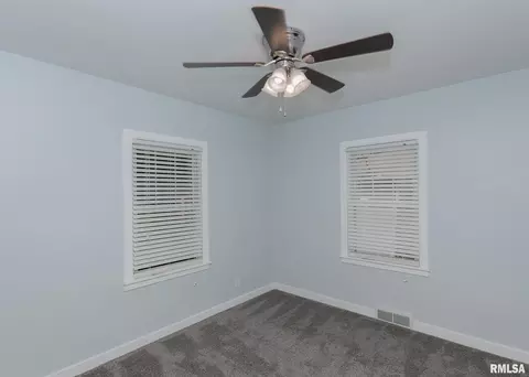 262 8th St, Silvis, IL 61282 photo 16