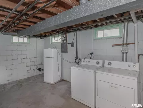 1441 34th St, Moline, IL 61265 photo 18