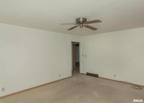 1441 34th St, Moline, IL 61265 photo 9
