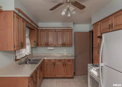 1441 34th St, Moline, IL 61265 photo 10