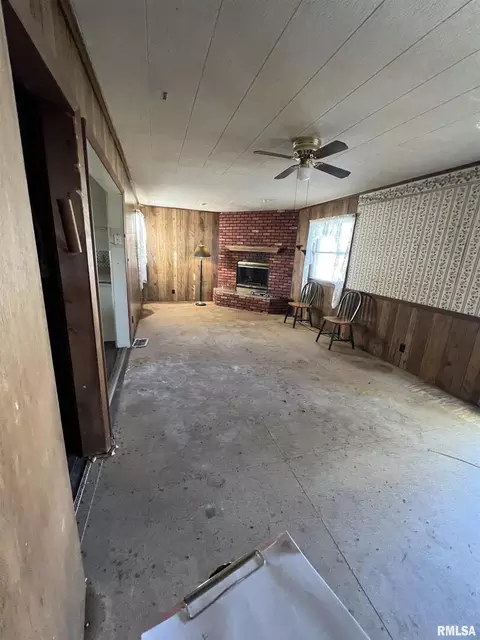 3615 22nd Ave, Moline, IL 61265 photo 6