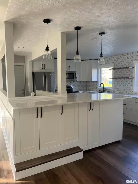 35 Park Ave, Park View, IA 52748 photo 8