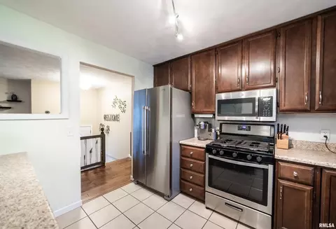 3421 15th St, Moline, IL 61265 photo 9
