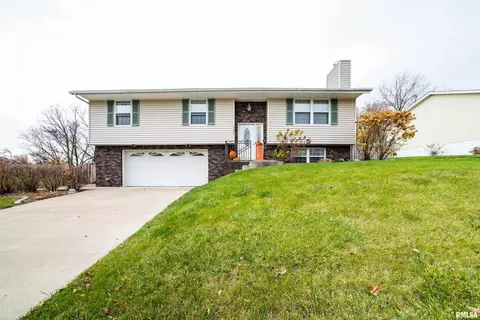 3421 15th St, Moline, IL 61265 photo 1