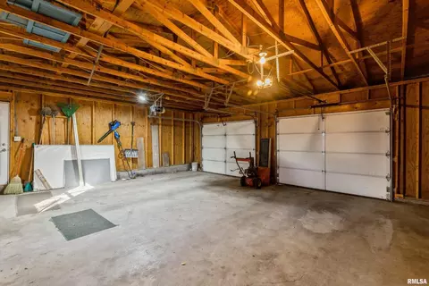 1108 25th St, Moline, IL 61265 photo 4
