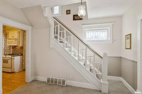 1108 25th St, Moline, IL 61265 photo 8