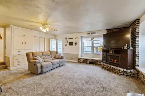 1108 25th St, Moline, IL 61265 photo 15