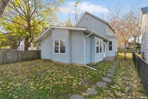 1108 25th St, Moline, IL 61265 photo 2