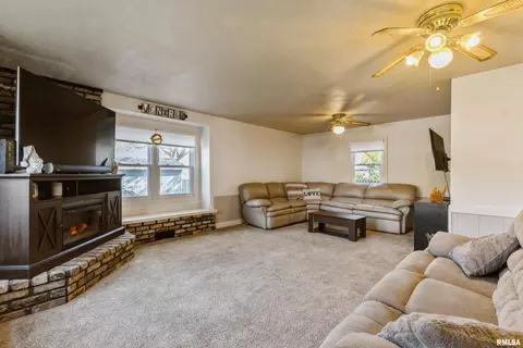 1108 25th St, Moline, IL 61265 photo 14