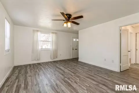 1006 38th St, Moline, IL 61265 photo 3