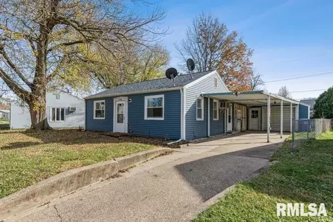 1006 38th St, Moline, IL 61265 photo 2