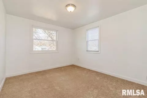 1006 38th St, Moline, IL 61265 photo 9