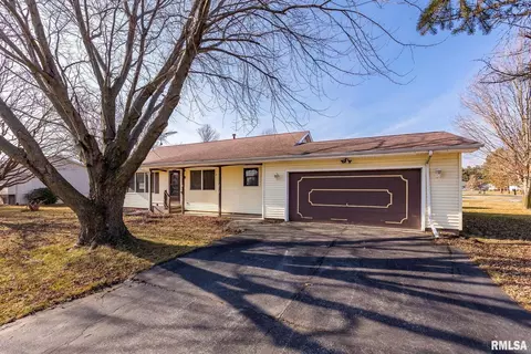 901 17th St, Viola, IL 61486 photo 2