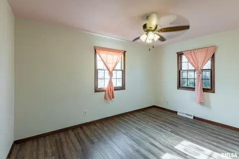 901 17th St, Viola, IL 61486 photo 14