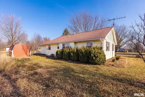901 17th St, Viola, IL 61486 photo 4