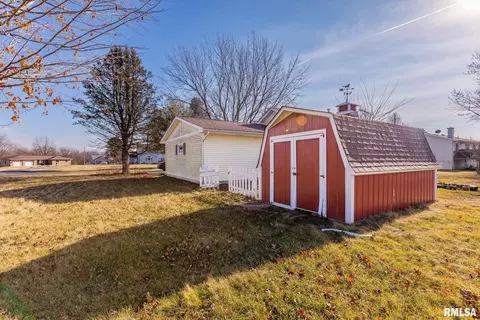 901 17th St, Viola, IL 61486 photo 7