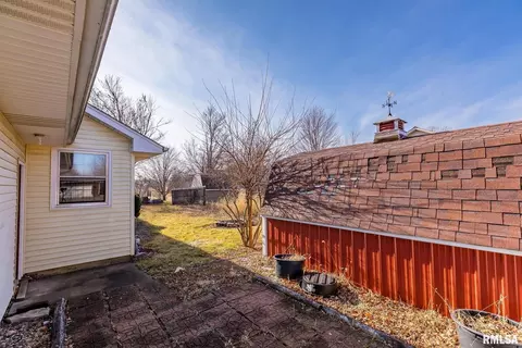 901 17th St, Viola, IL 61486 photo 6