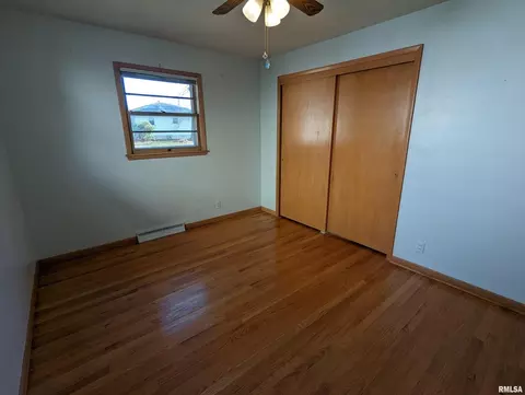 1221 10th St, Silvis, IL 61282 photo 15