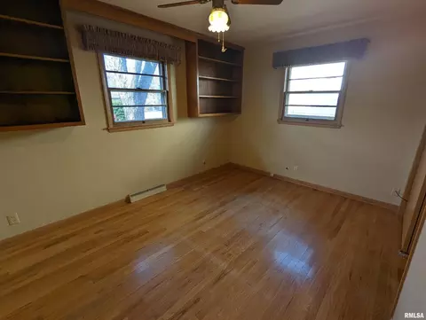 1221 10th St, Silvis, IL 61282 photo 13