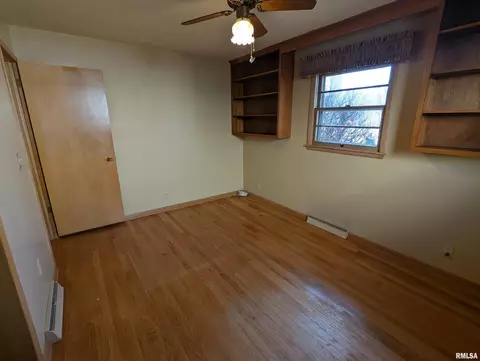 1221 10th St, Silvis, IL 61282 photo 10