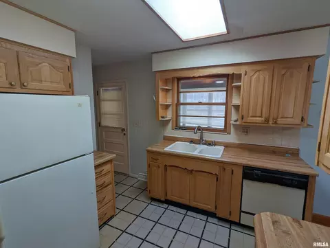 1221 10th St, Silvis, IL 61282 photo 24